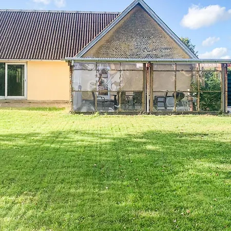 Ferienhaus Lovely In *